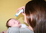 Activ8rlives Contactless Infrared Thermometer with Bluetooth 40 easy onehanded operation.jpg